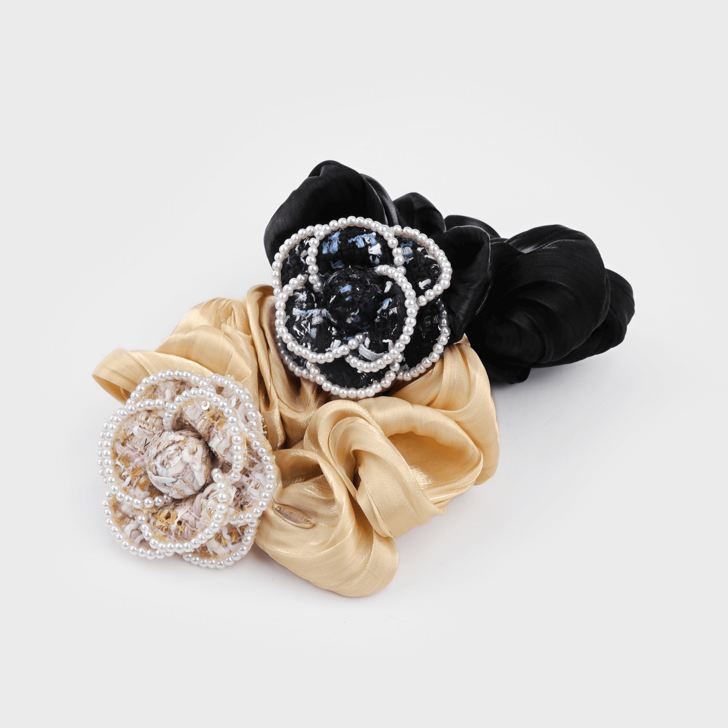 Camellia Pearl Medium Scrunchie (Tweed & Beaded)