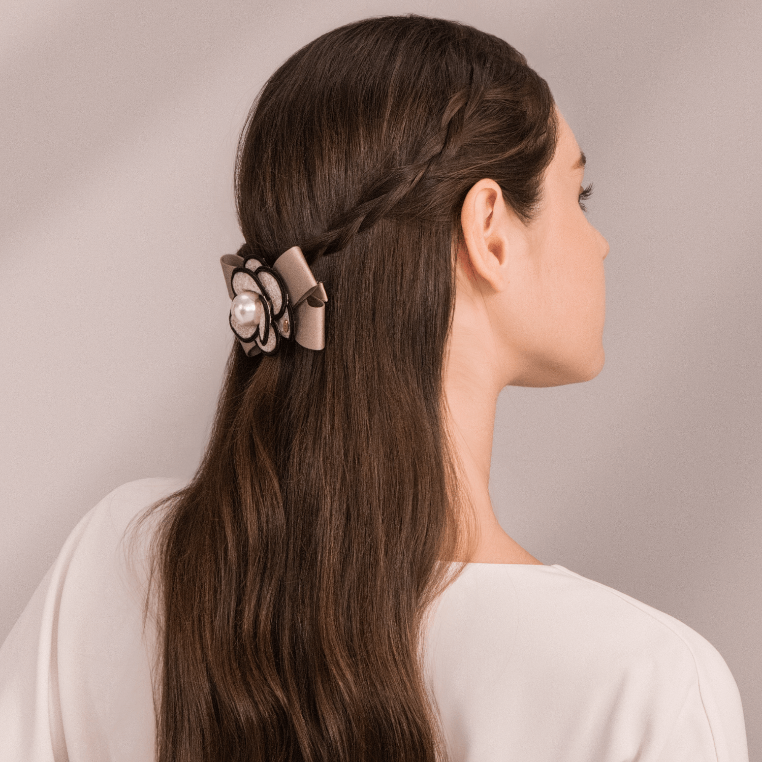 Camellia Pearl Medium Hair Barrette (Bow & 1 Bead)