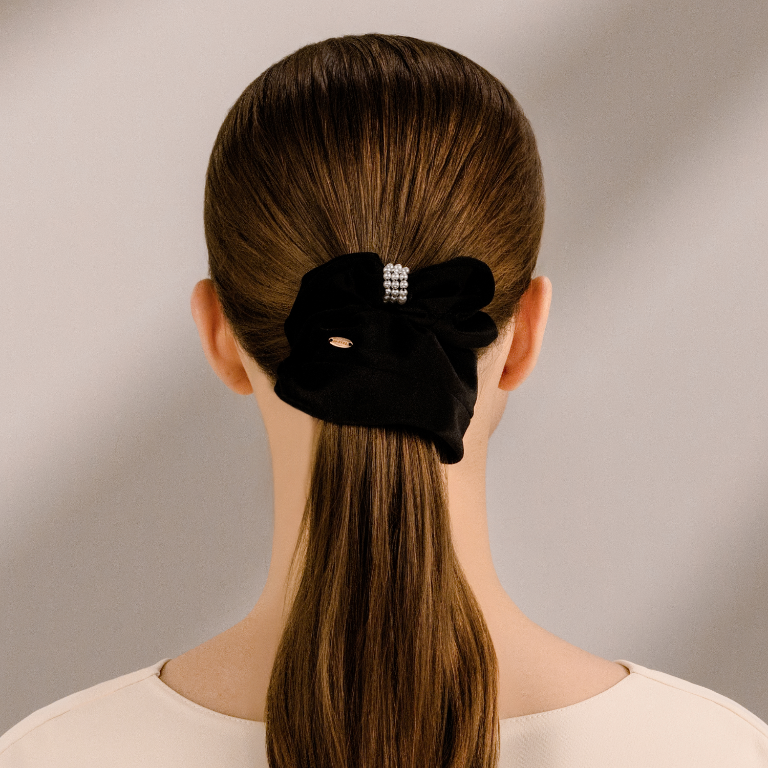 Velvet Pearl Large Scrunchie (Simple & 3 Strands)